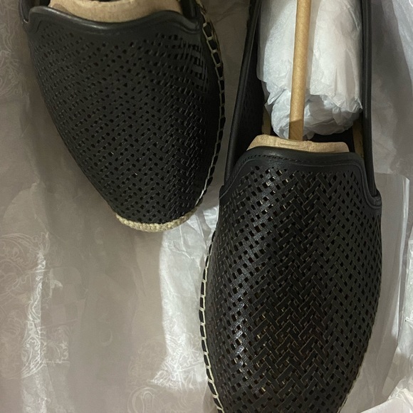 New Vince Camuto Sandal - Picture 4 of 5